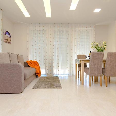 ILLÉS Apartmanok III. Hajduszoboszlo Bagian luar foto
