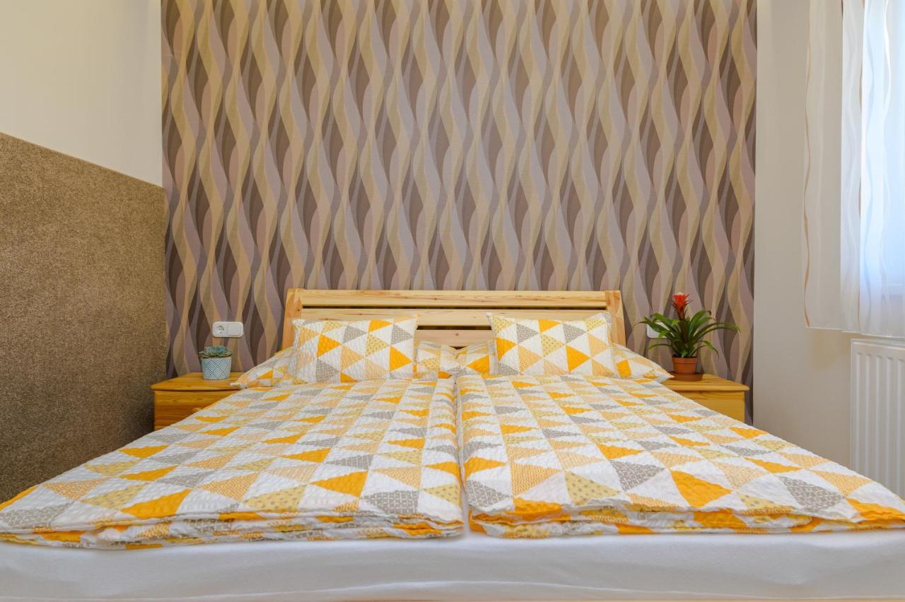 ILLÉS Apartmanok III. Hajduszoboszlo Bagian luar foto