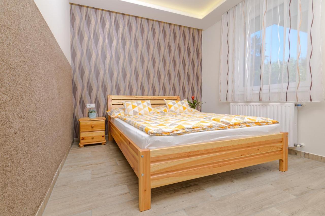 ILLÉS Apartmanok III. Hajduszoboszlo Bagian luar foto