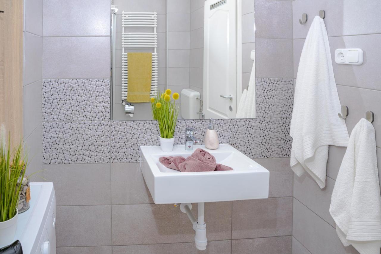 ILLÉS Apartmanok III. Hajduszoboszlo Bagian luar foto
