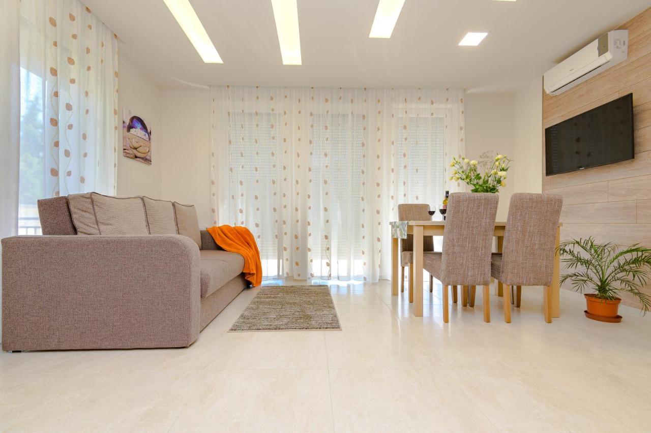 ILLÉS Apartmanok III. Hajduszoboszlo Bagian luar foto
