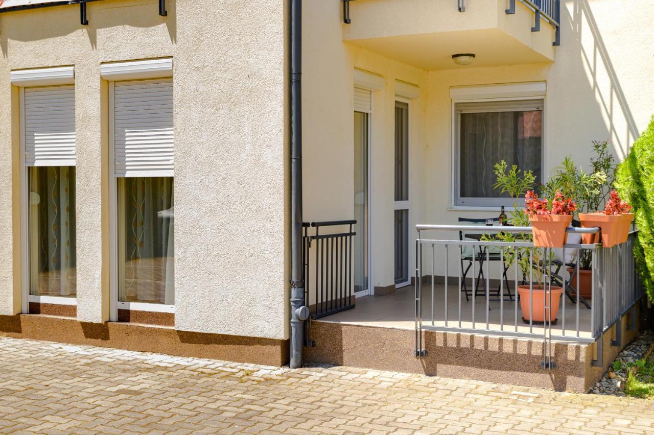ILLÉS Apartmanok III. Hajduszoboszlo Bagian luar foto