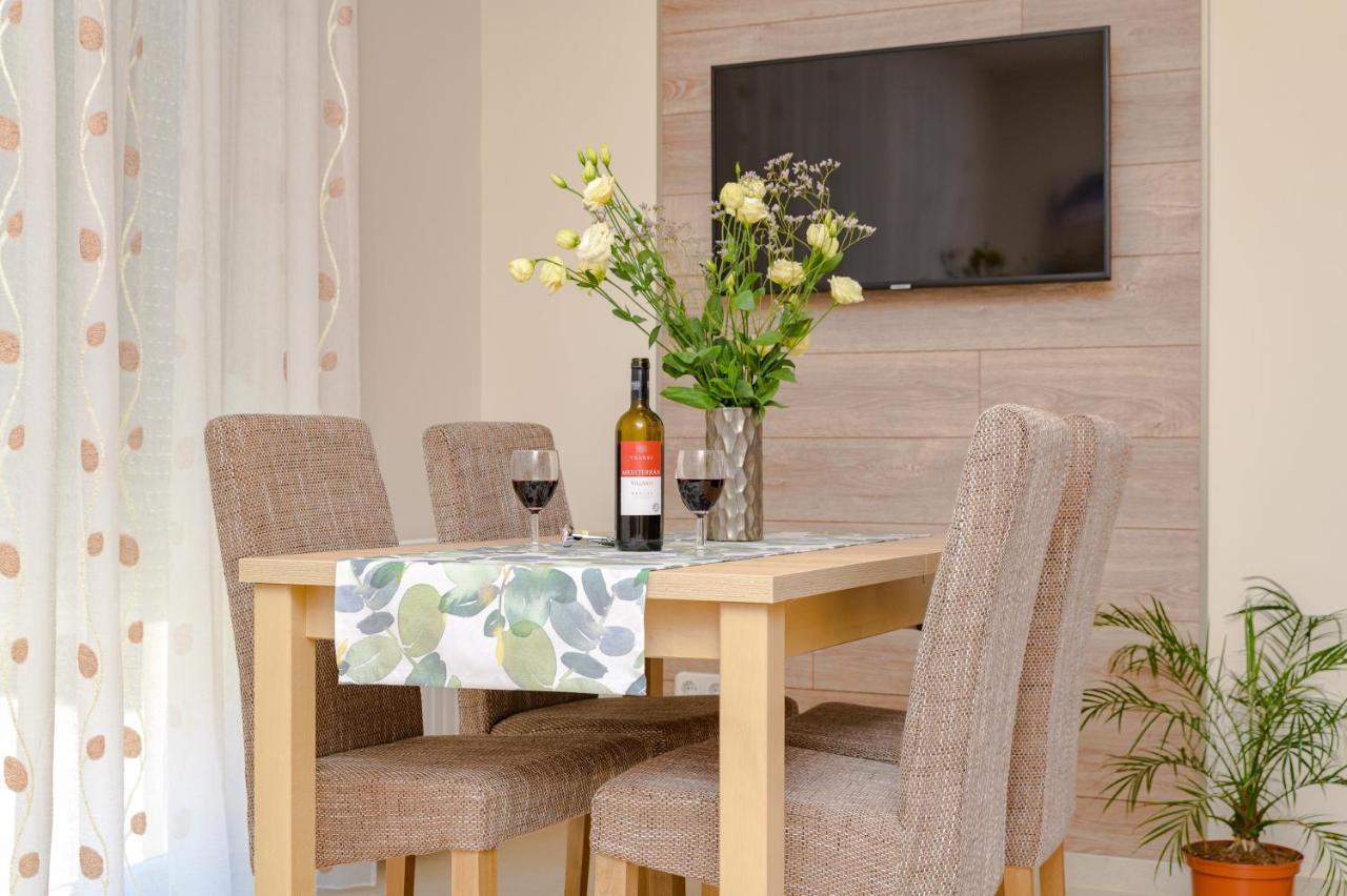 ILLÉS Apartmanok III. Hajduszoboszlo Bagian luar foto