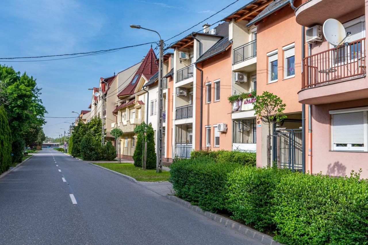 ILLÉS Apartmanok III. Hajduszoboszlo Bagian luar foto